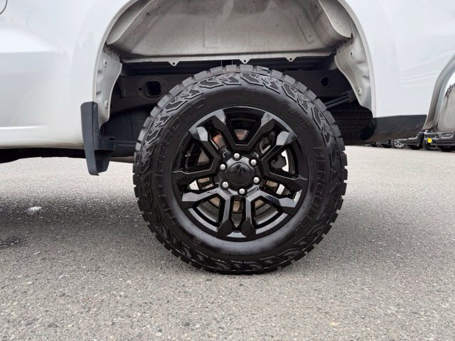Used 2022 Chevrolet Silverado 1500 LT AWD/4WD image 12