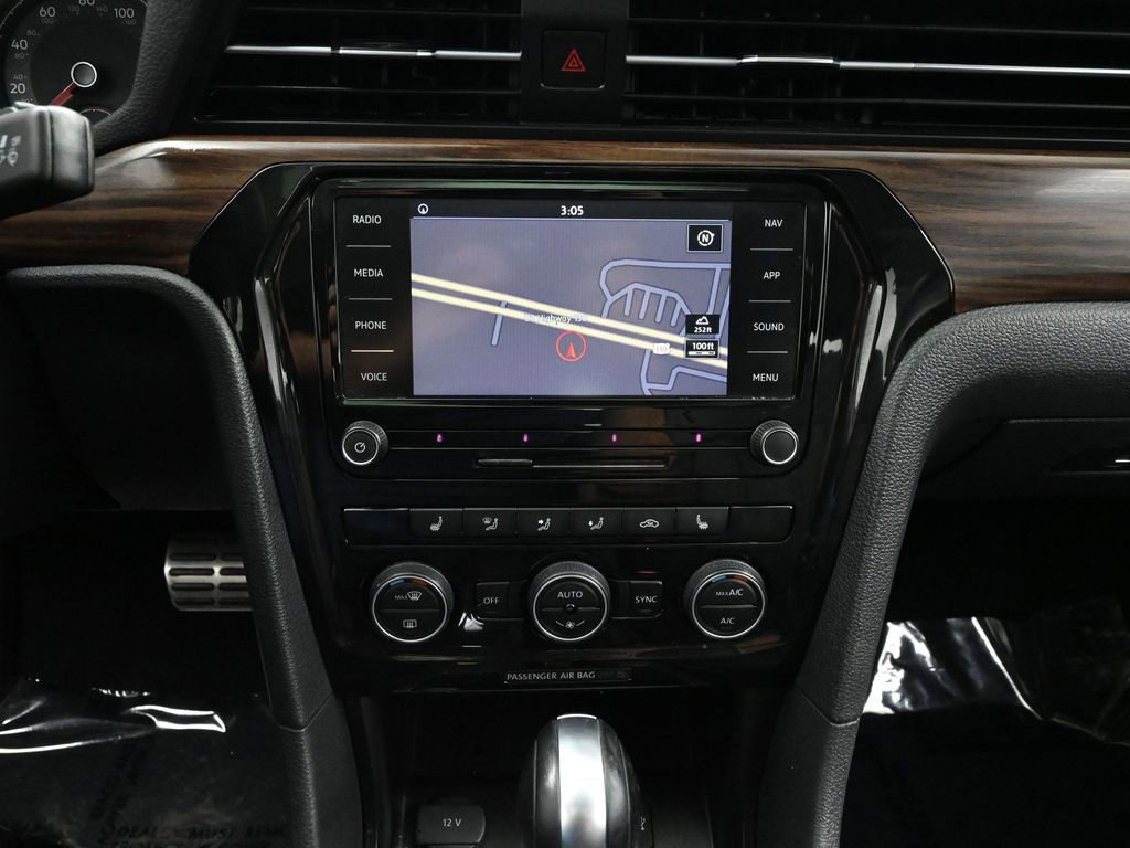 Used 2020 Volkswagen Passat 2.0T SEL image 26