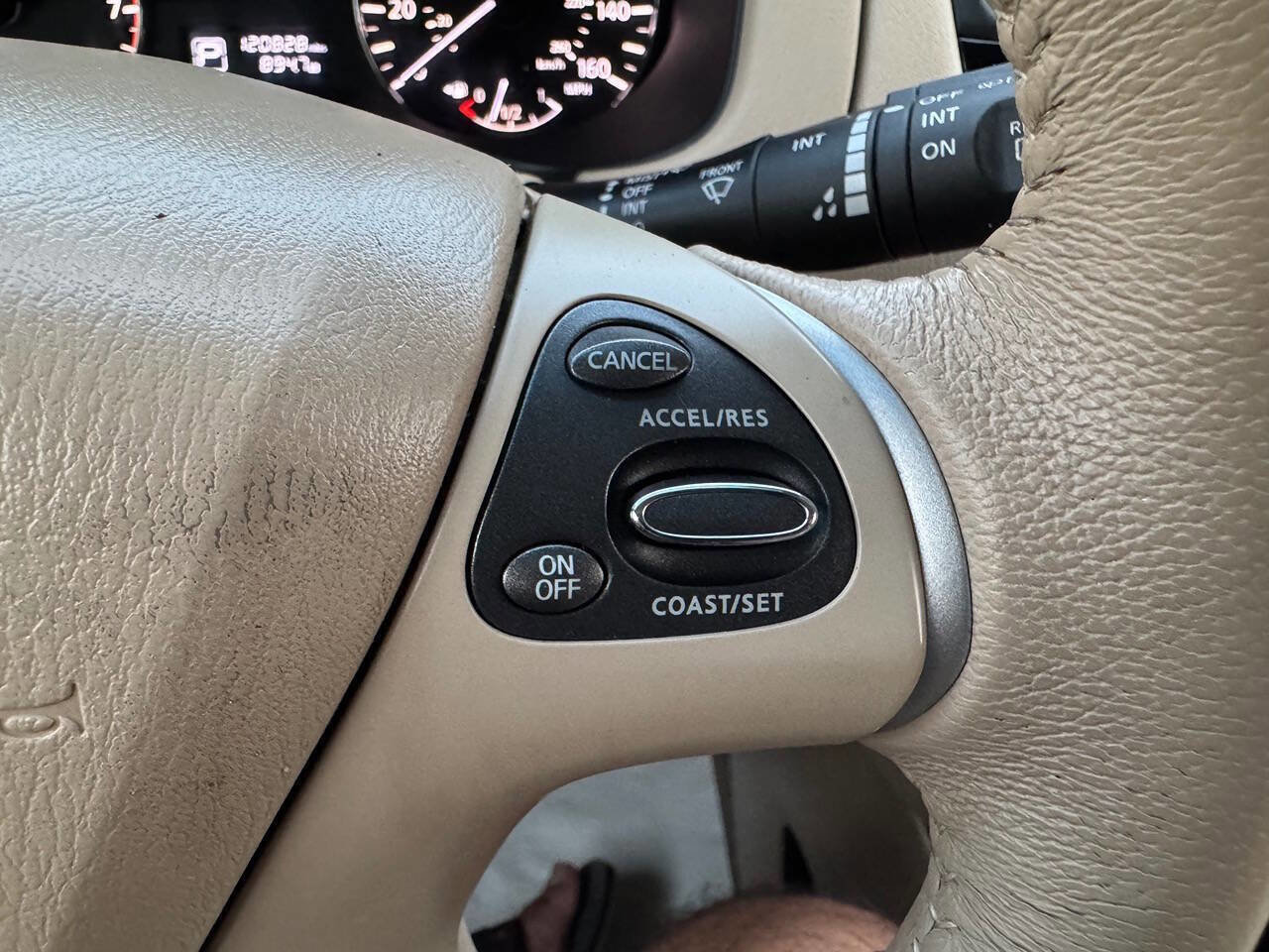 Used 2014 Nissan Pathfinder SV image 13