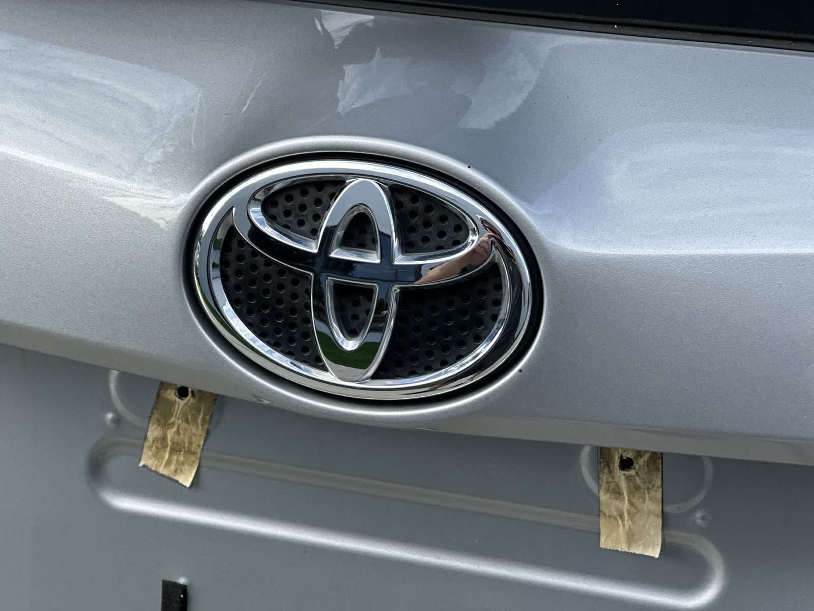 Used 2018 Toyota RAV4 XLE FWD image 15