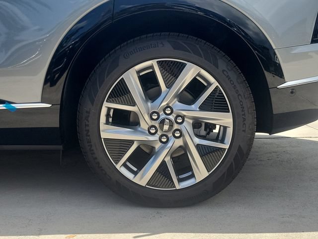 New 2027 Cadillac Optiq Luxury RWD image 5
