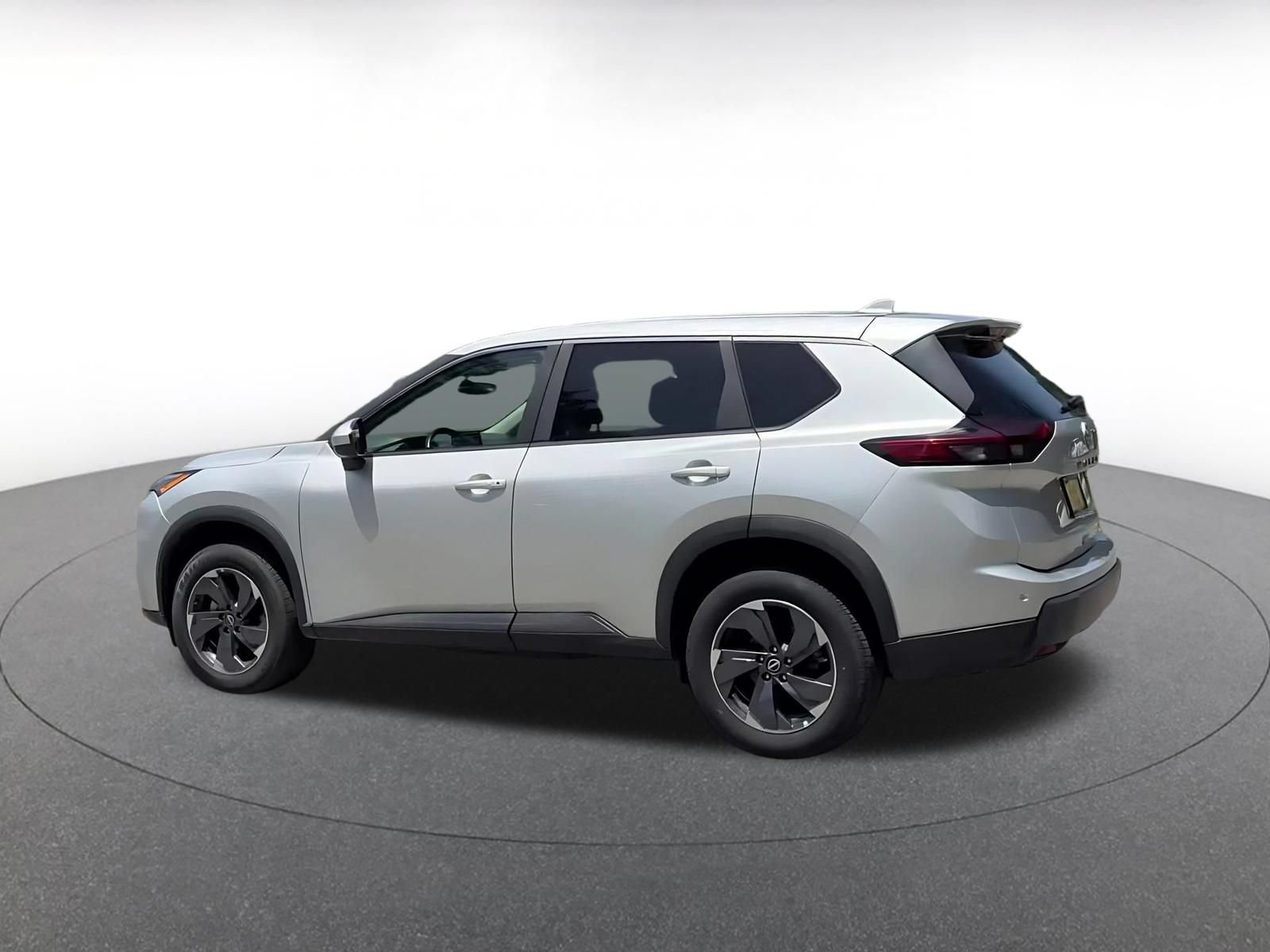 Used 2025 Nissan Rogue SV FWD image 10