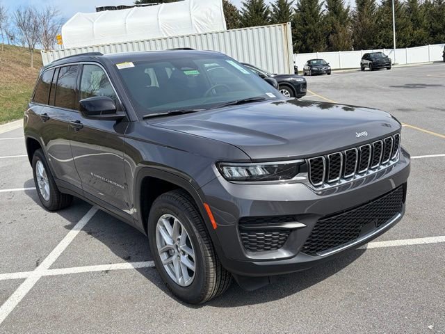 New 2026 Jeep Grand Cherokee Laredo AWD/4WD image 2