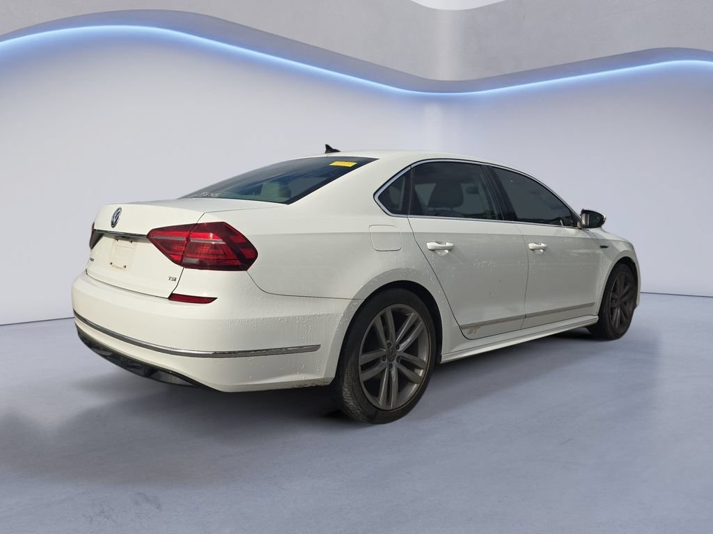 Used 2017 Volkswagen Passat 1.8T R-Line FWD image 7