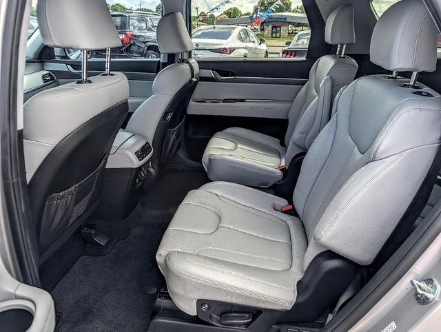 Used 2022 Hyundai Palisade SEL w/ Premium Package FWD image 18