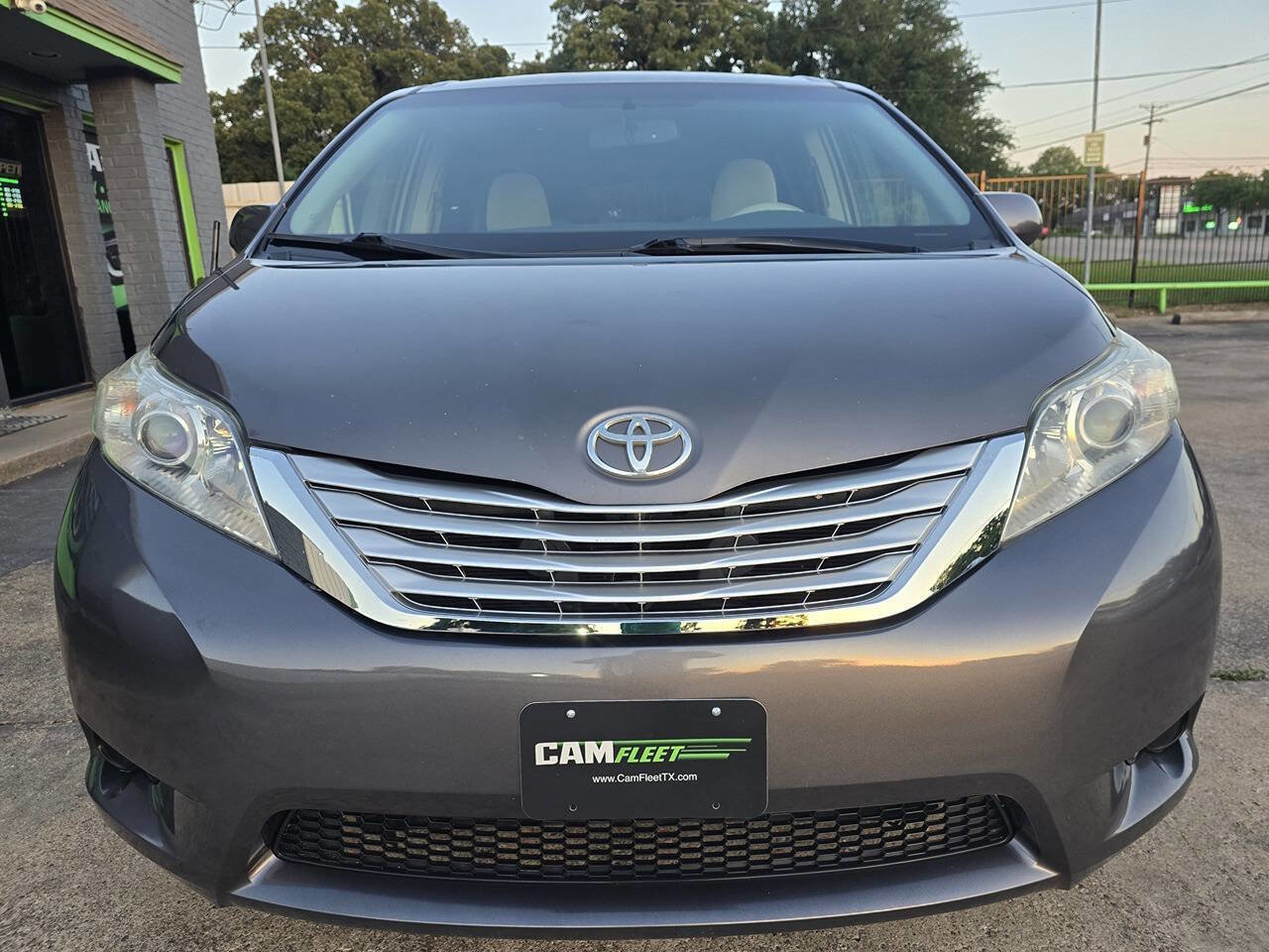 Used 2012 Toyota Sienna LE FWD image 5