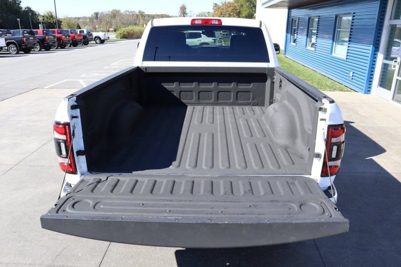 Used 2020 RAM 2500 Big Horn w/ Night Edition AWD/4WD image 9