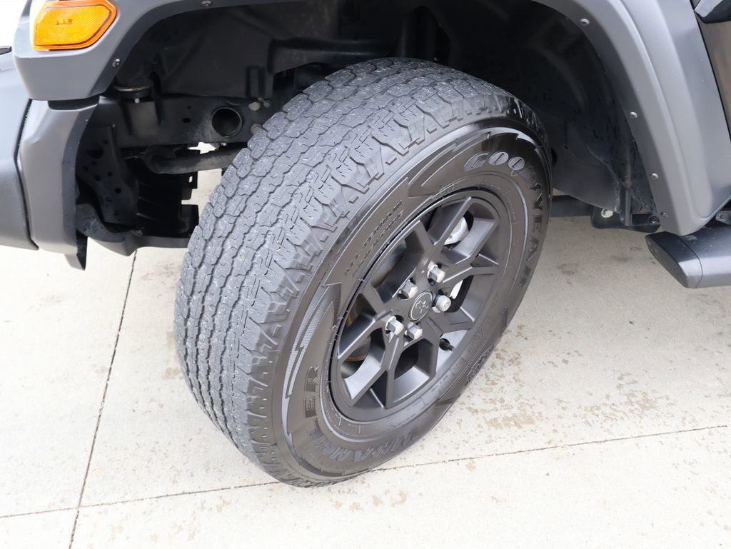 Used 2023 Jeep Wrangler Sport image 31
