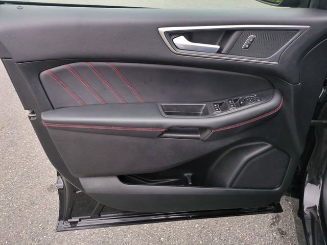 Certified 2024 Ford Edge ST-Line AWD/4WD image 12