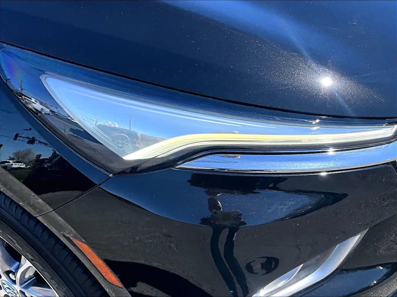 Used 2023 Buick Enclave Essence AWD/4WD image 32