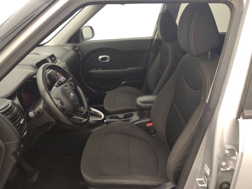 Used 2018 Kia Soul FWD image 17