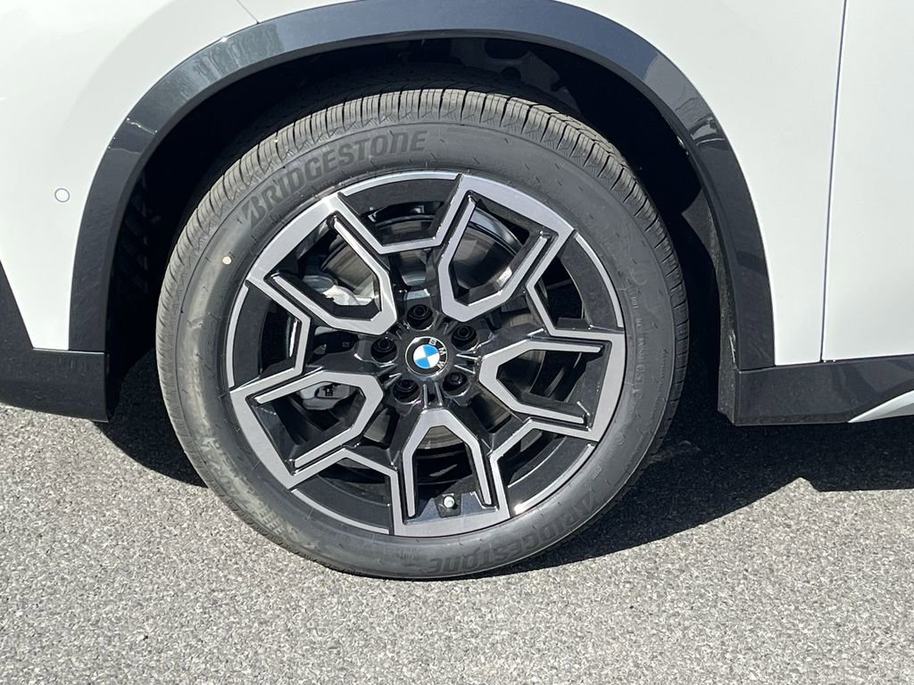 Used 2025 BMW X1 xDrive28i w/ Technology Package image 10