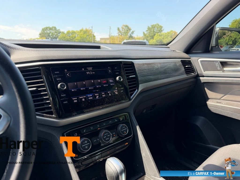Used 2023 Volkswagen Atlas Cross Sport SE w/ Panoramic Sunroof Package FWD image 17