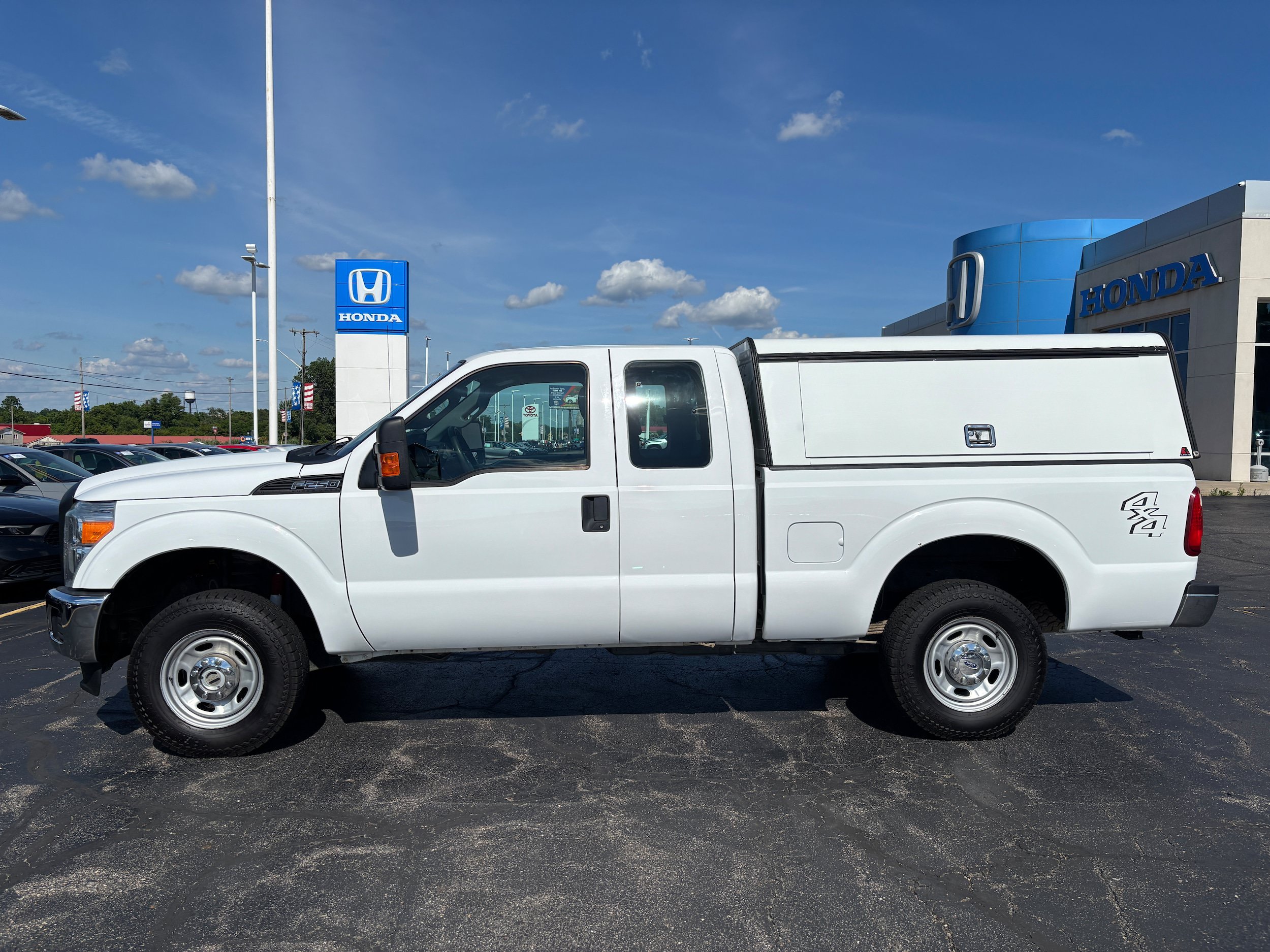 Used 2016 Ford F250 XL w/ Power Equipment Group AWD/4WD image 1