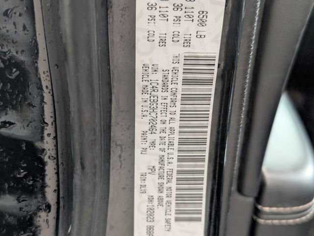 Used 2017 Jeep Grand Cherokee Limited w/ Luxury Group II image 18