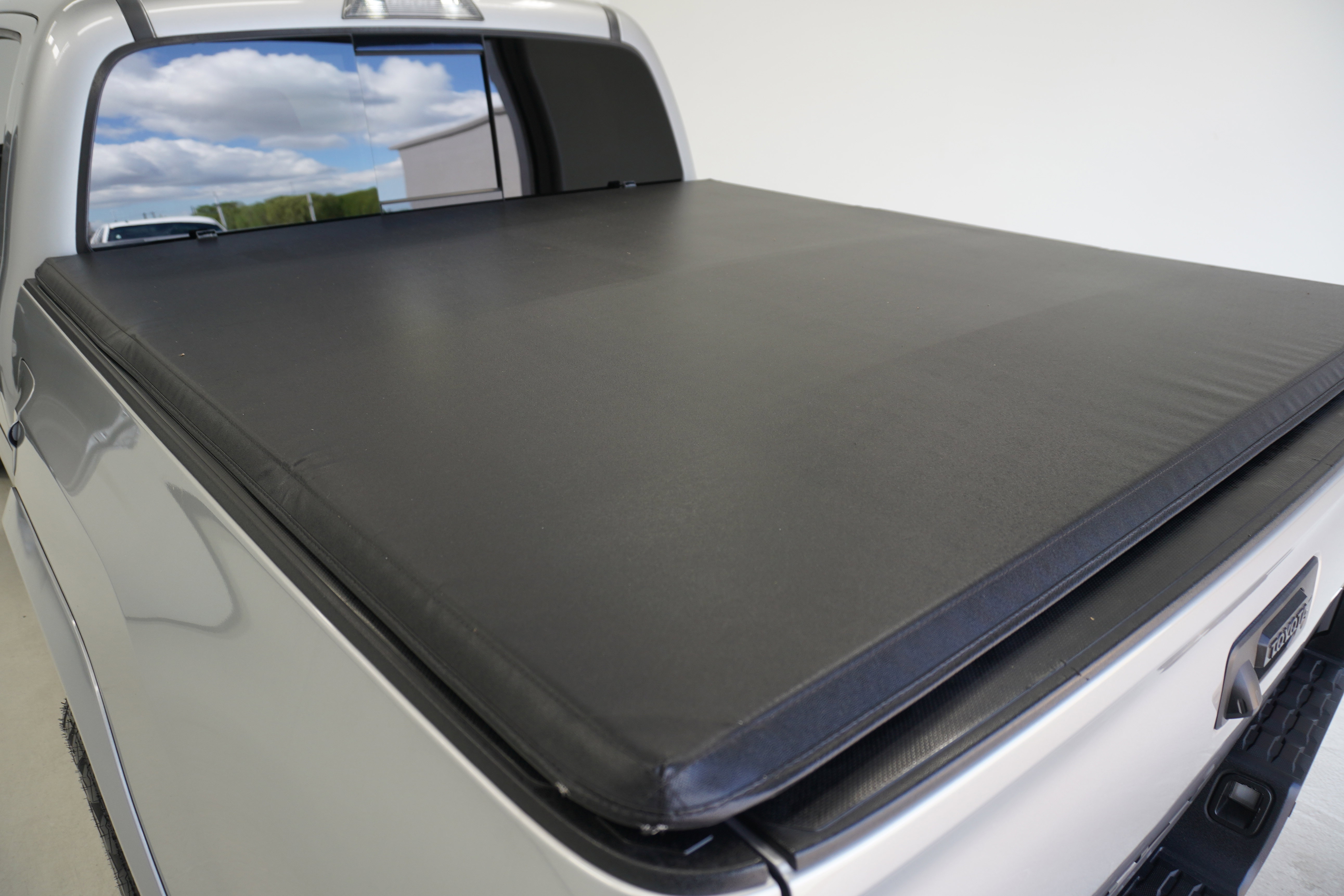 Used 2019 Toyota Tacoma SR5 RWD image 7