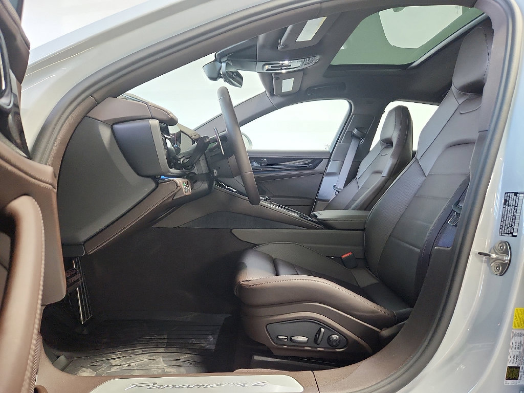 New 2026 Porsche Panamera 4 AWD/4WD image 5