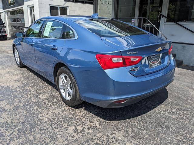 Used 2024 Chevrolet Malibu LT FWD image 3