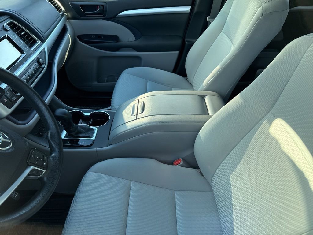 Used 2019 Toyota Highlander LE image 7