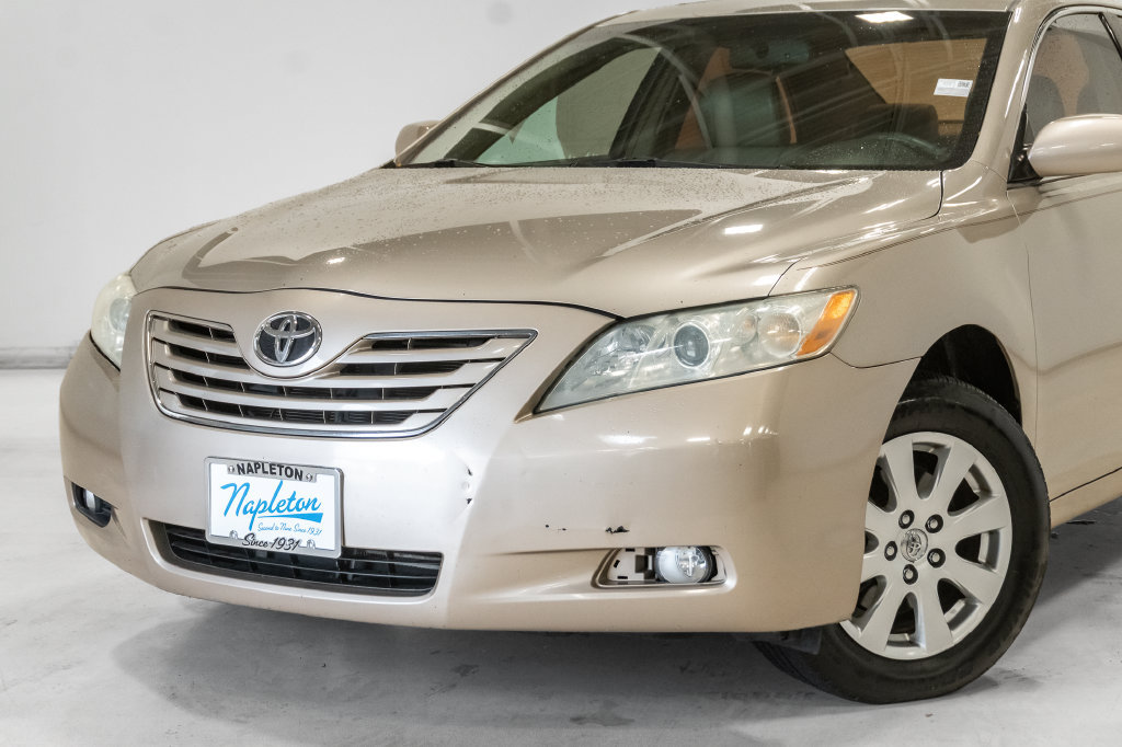 Used 2007 Toyota Camry XLE FWD image 2