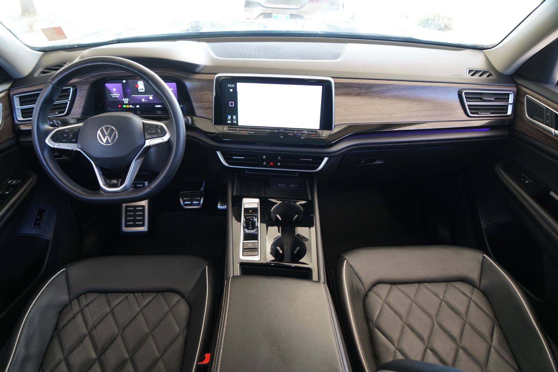 Certified 2025 Volkswagen Atlas SEL Premium R-Line AWD/4WD image 25