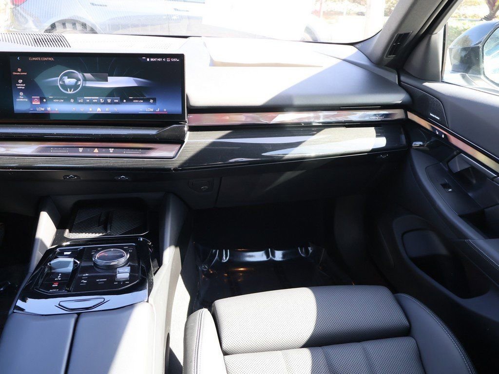 Used 2025 BMW i5 xDrive40 w/ Premium Package AWD/4WD image 43