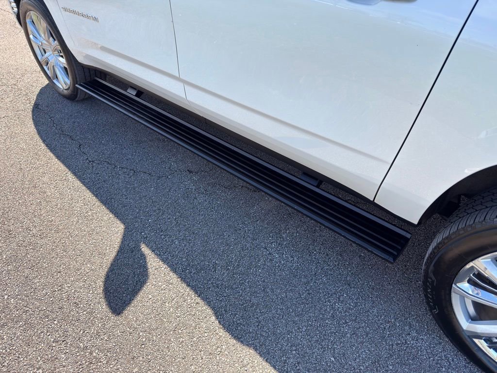 Used 2022 Chevrolet Suburban High Country w/ LPO, Illumination Package image 26