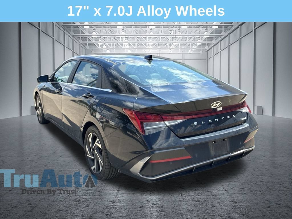 Used 2024 Hyundai Elantra Limited FWD image 5