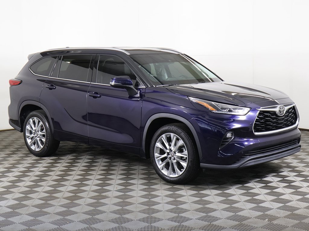 Used 2020 Toyota Highlander Limited image 2