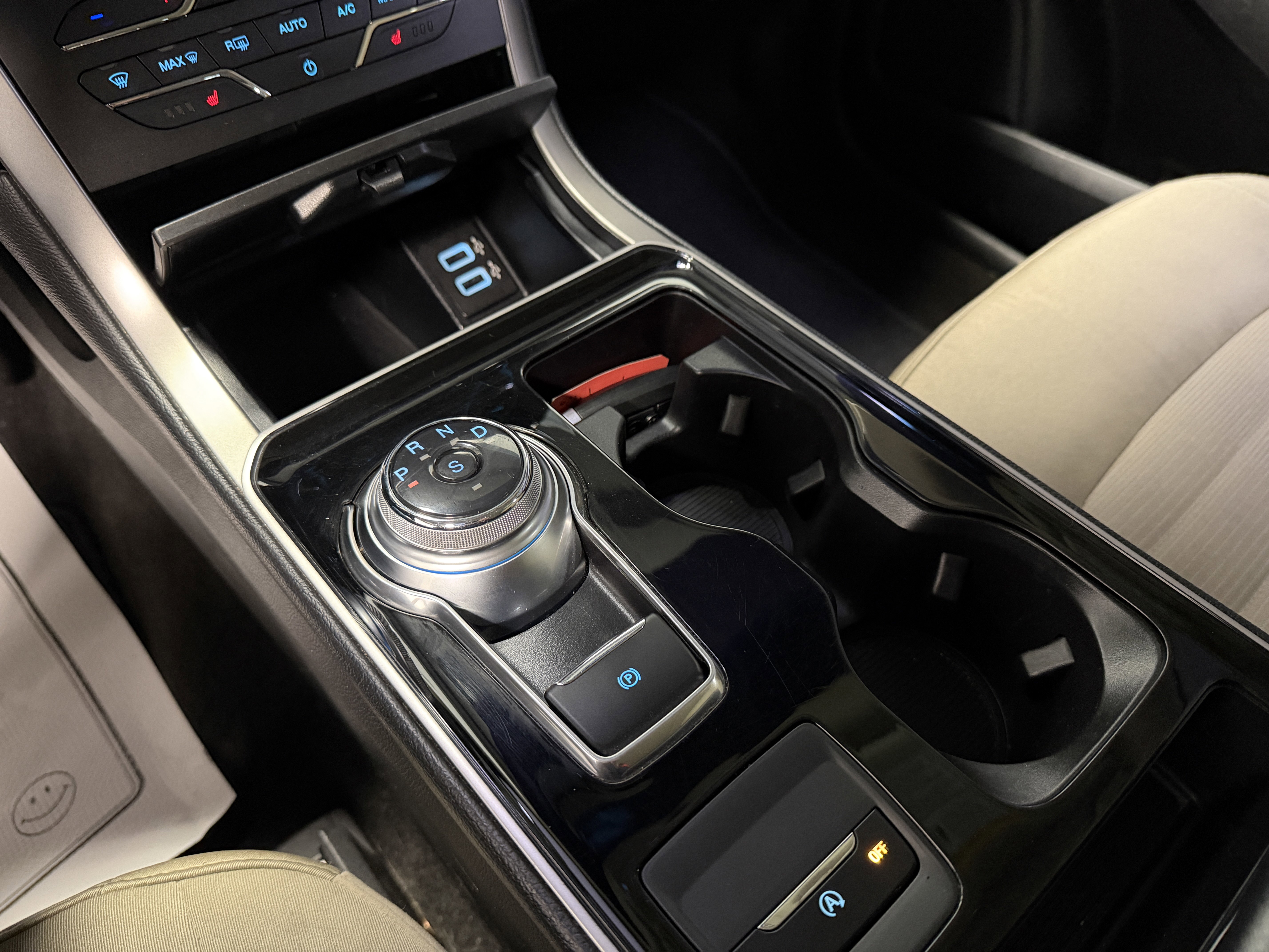 Used 2019 Ford Edge SEL image 11