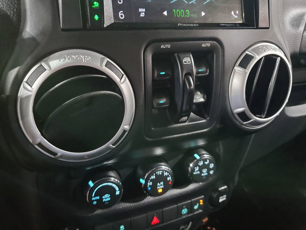 Used 2014 Jeep Wrangler Unlimited Sahara w/ Connectivity Group image 32