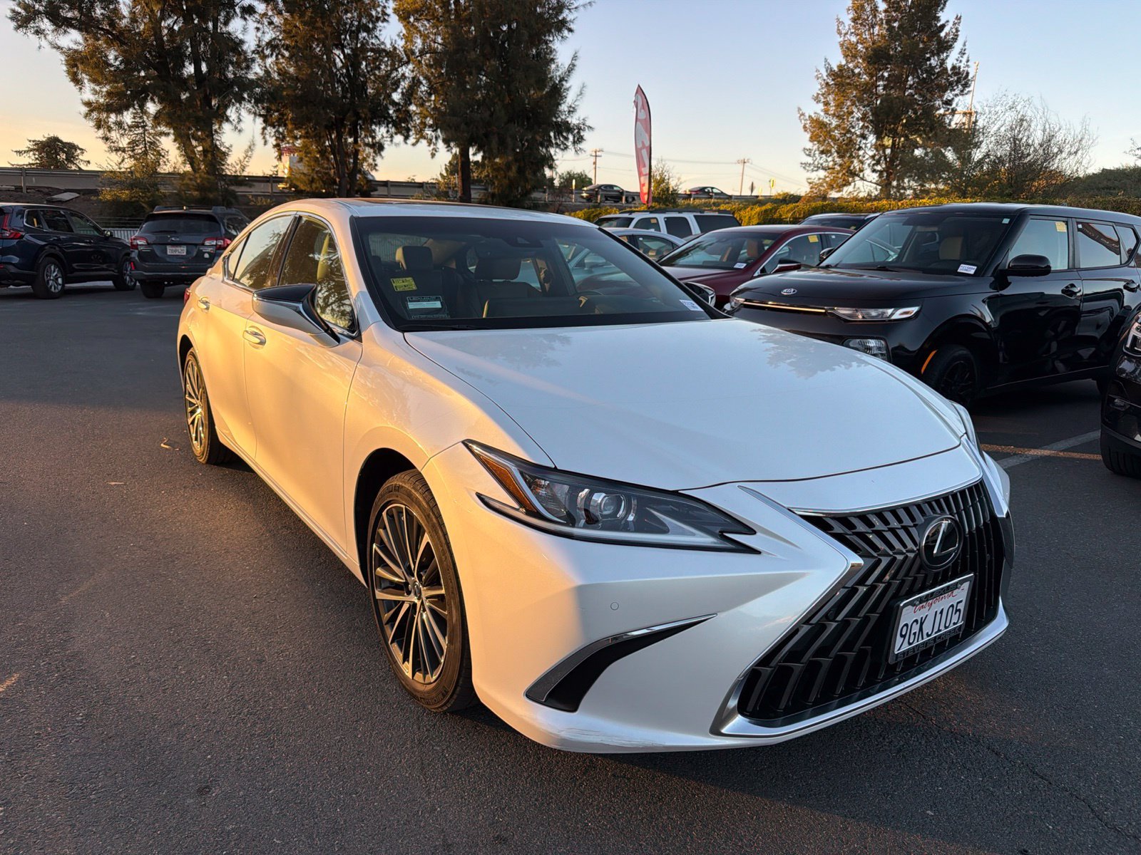 Used 2023 Lexus ES 300h w/ Premium Package