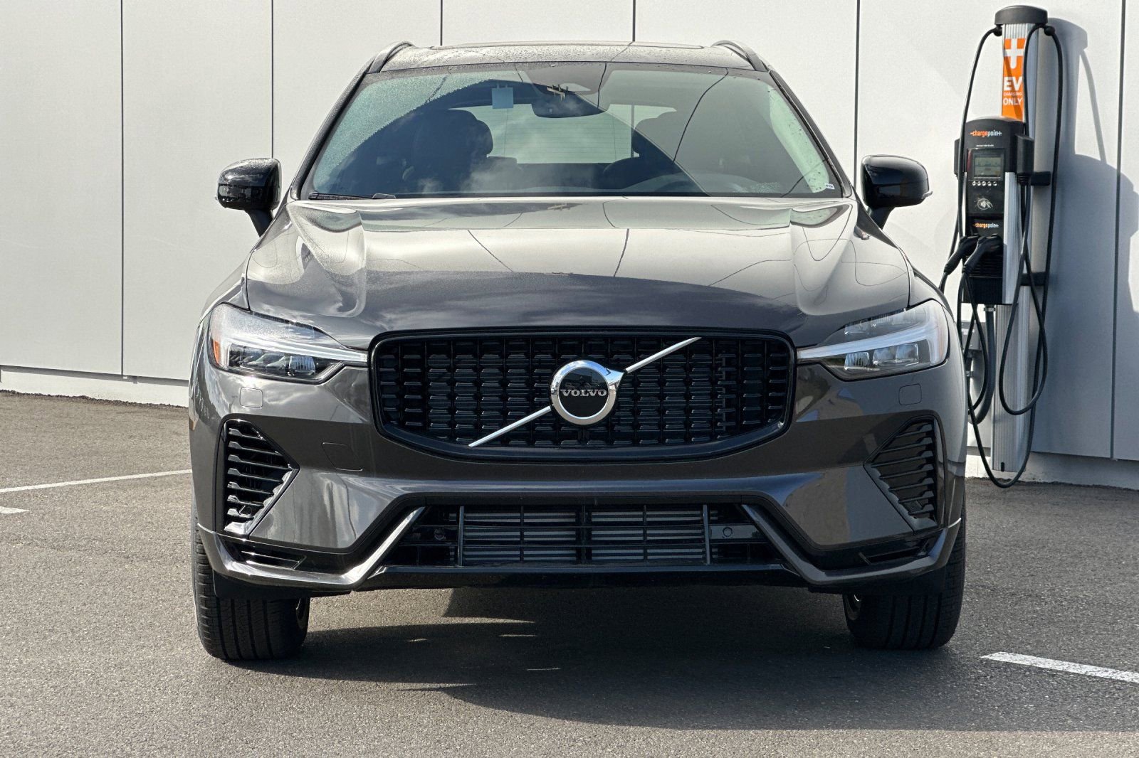 New 2025 Volvo XC60 T8 Core w/ Protection Package Premier AWD/4WD image 8