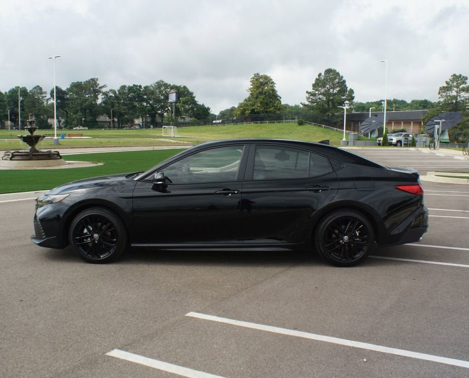 Used 2026 Toyota Camry SE FWD image 12
