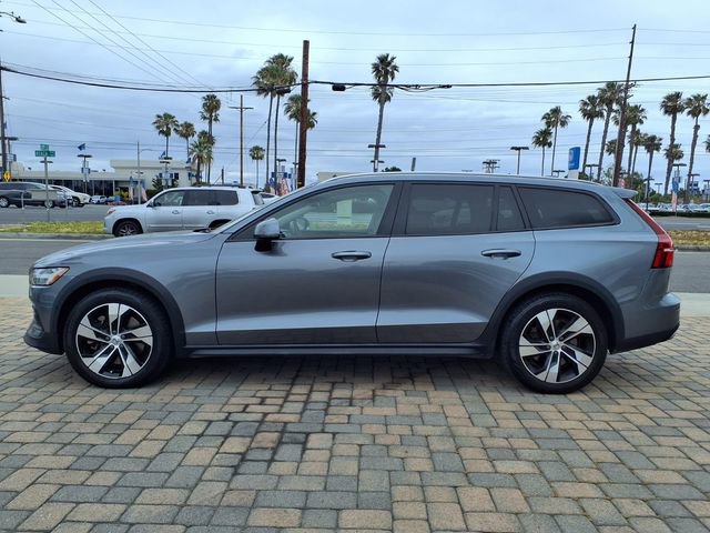 Used 2020 Volvo V60 T5 Cross Country image 2