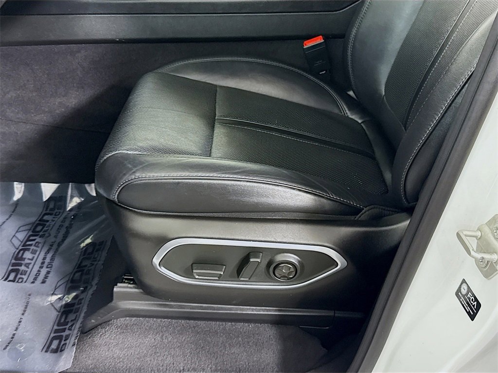 Used 2024 Jeep Wagoneer L Series II w/ Flexible Seating Group image 25