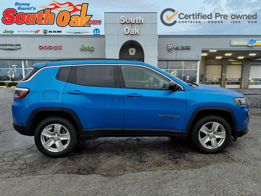 Certified 2022 Jeep Compass Latitude w/ Convenience Group image 2