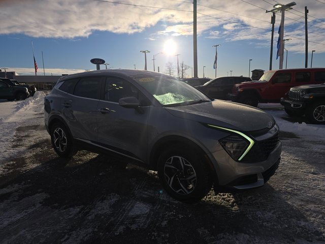 Used 2024 Kia Sportage LX image 3