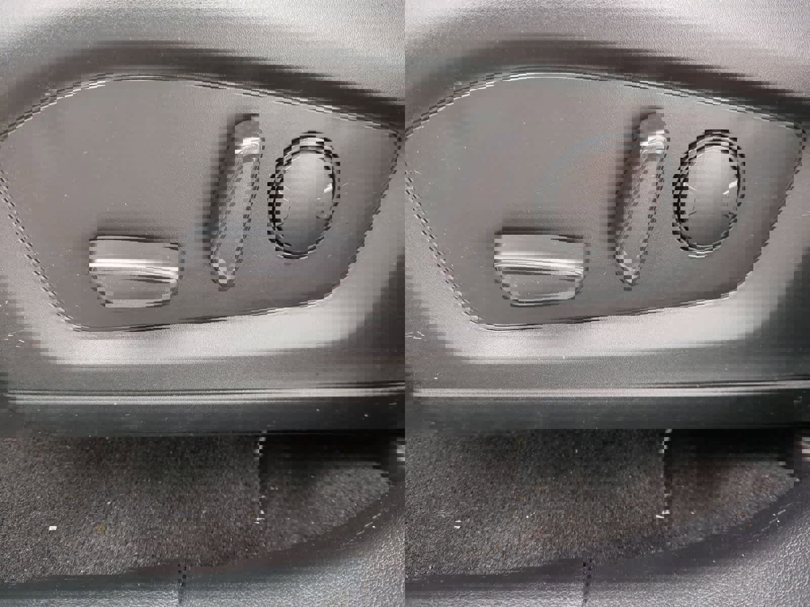 Used 2020 Ford Explorer XLT w/ Equipment Group 202A image 17