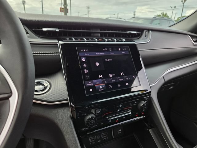 Used 2024 Jeep Grand Cherokee L Laredo w/ Luxury Tech Group I RWD image 23