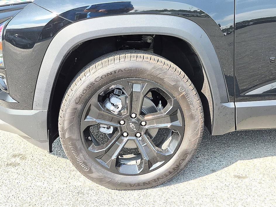 New 2026 Chevrolet Equinox LT w/ Convenience Package II FWD image 10