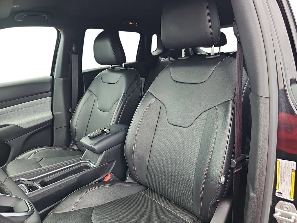 Used 2023 Jeep Compass Latitude AWD/4WD image 15