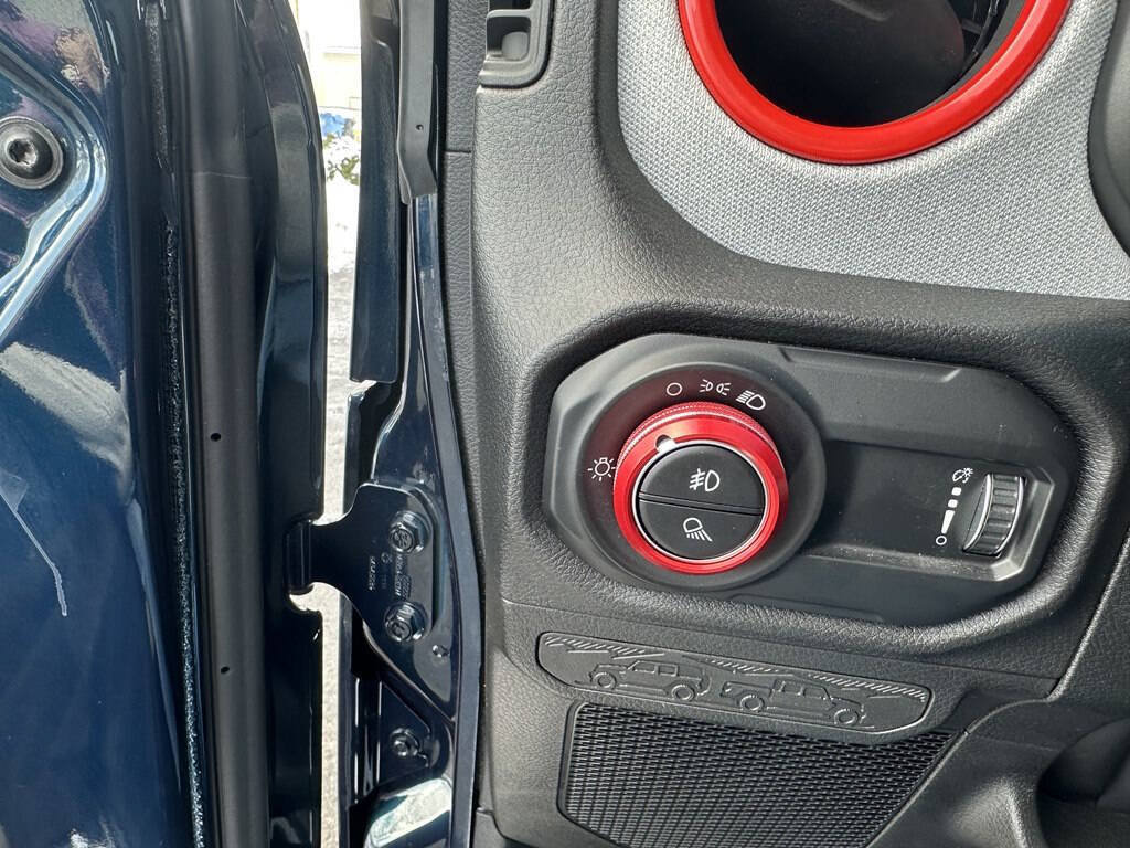 Used 2025 Jeep Gladiator Sport AWD/4WD image 16