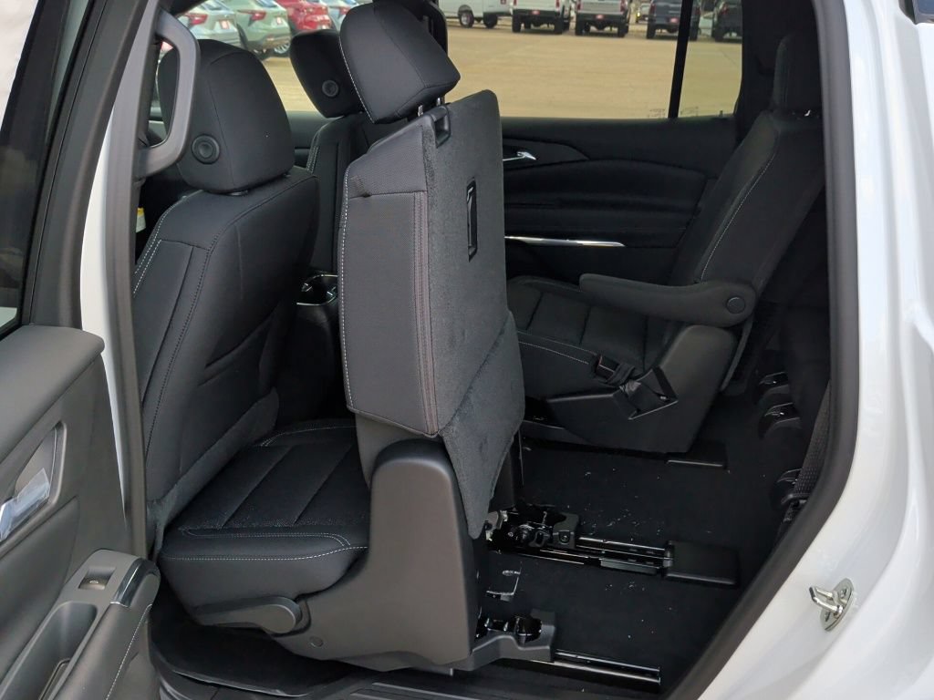 New 2027 Chevrolet Traverse LT w/ Midnight/Sport Edition FWD image 35