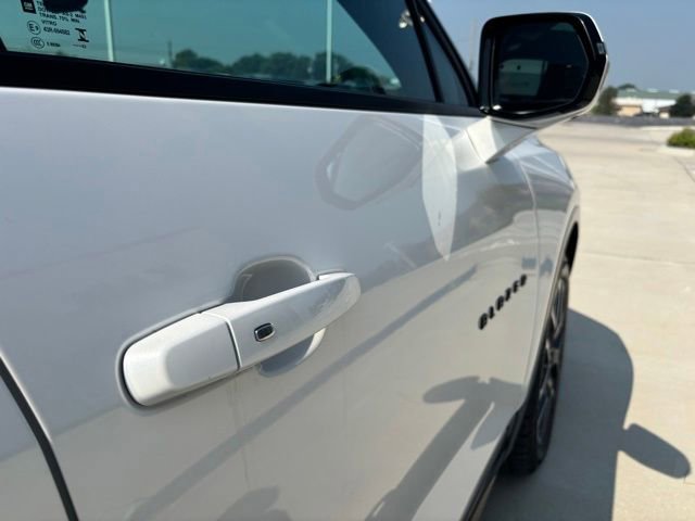 Certified 2023 Chevrolet Blazer RS w/ Driver Confidence II Package image 12
