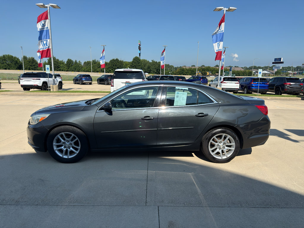 Used 2015 Chevrolet Malibu LT w/ Power Convenience Package FWD image 8