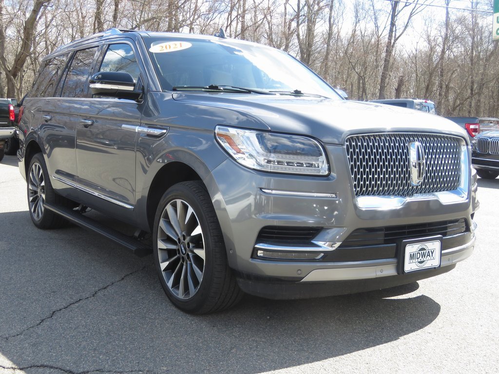 Used 2021 Lincoln Navigator Reserve w/ Luxury Package image 4