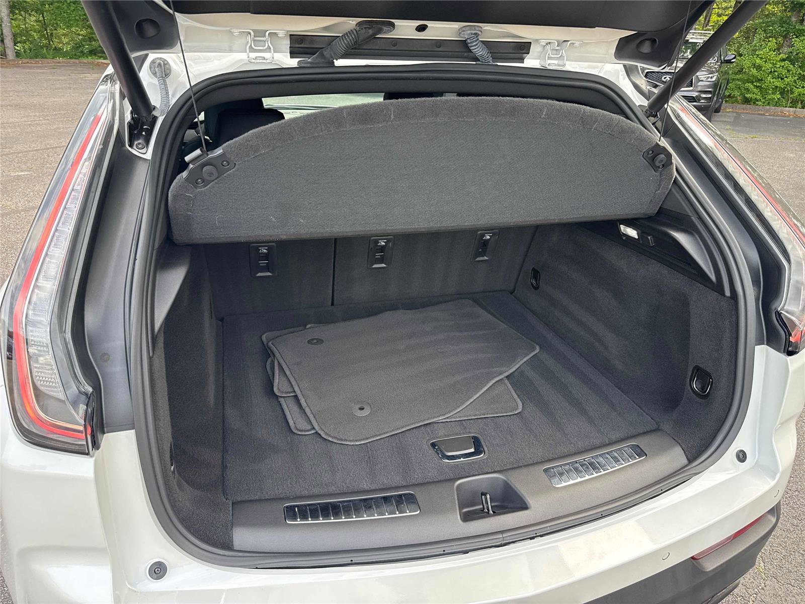 Used 2023 Cadillac XT4 Sport FWD image 29