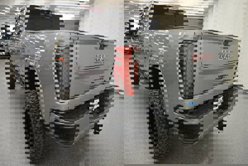 Used 2024 GMC Sierra 2500 AT4 w/ AT4 Premium Plus Package image 11