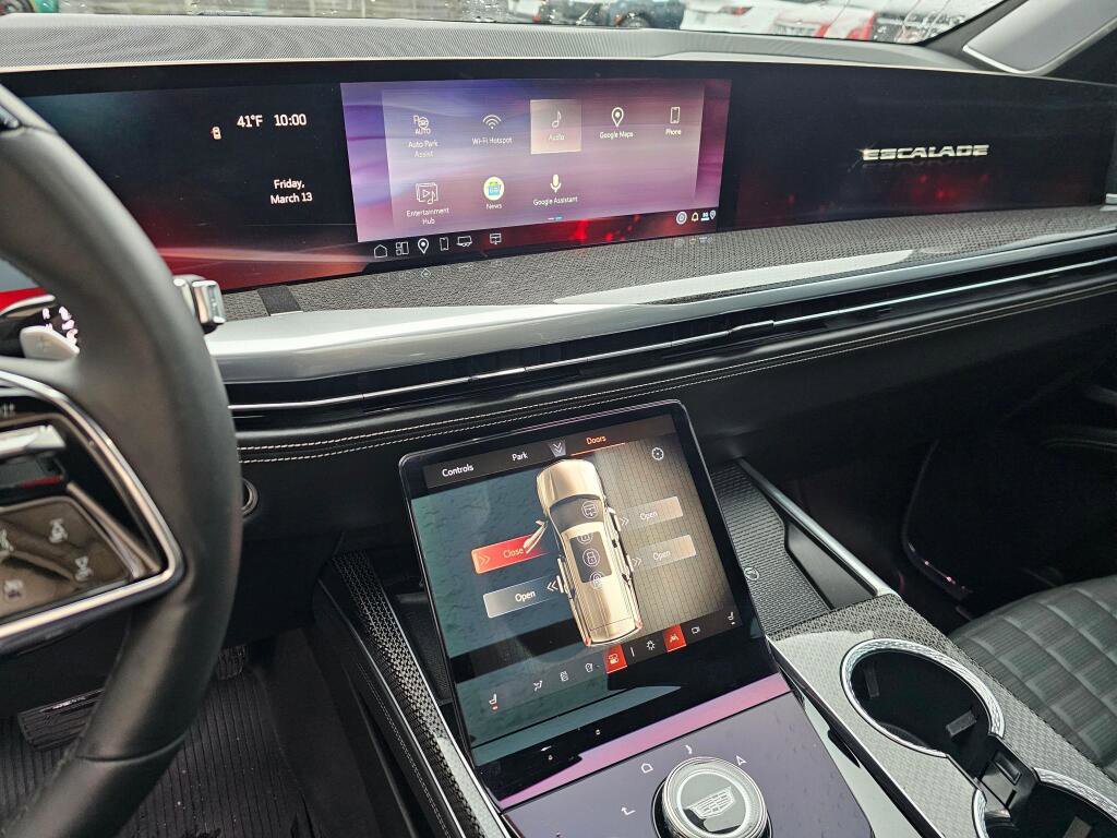 Used 2025 Cadillac Escalade V image 31